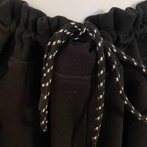 Reebok Joggers - Picture 2 of 5